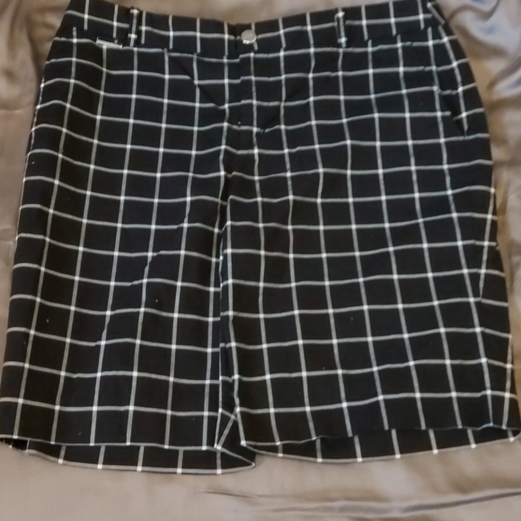 Size 10 Ralph Lauren active shorts - Picture 1 of 3